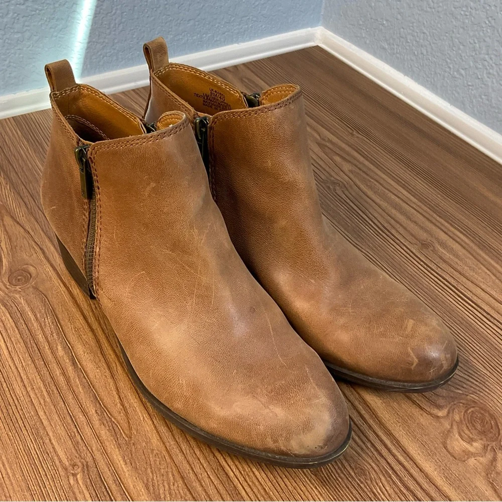 Lucky Brand Tan leather ankle boots distressed western inspiring side zip size 9